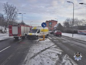 Na zdjęciu miejsce zdarzenia drogowego na ul. Wieniawskiego w Wałbrzychu.